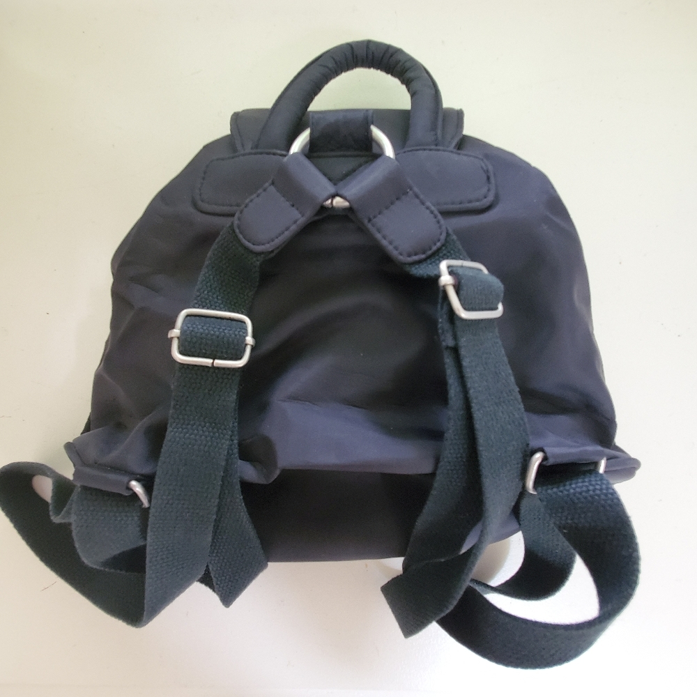 Mini Black Backpack 🎒 - Picture 3 of 4